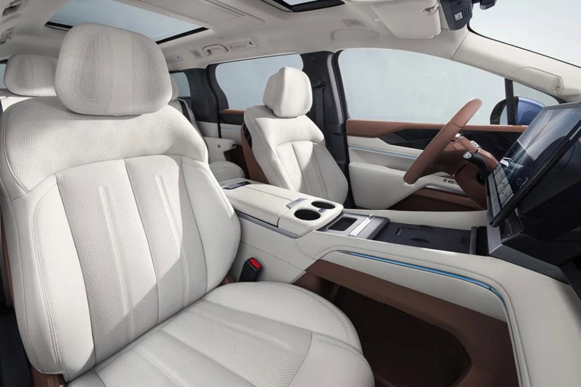 BYD M9: Khoang lái